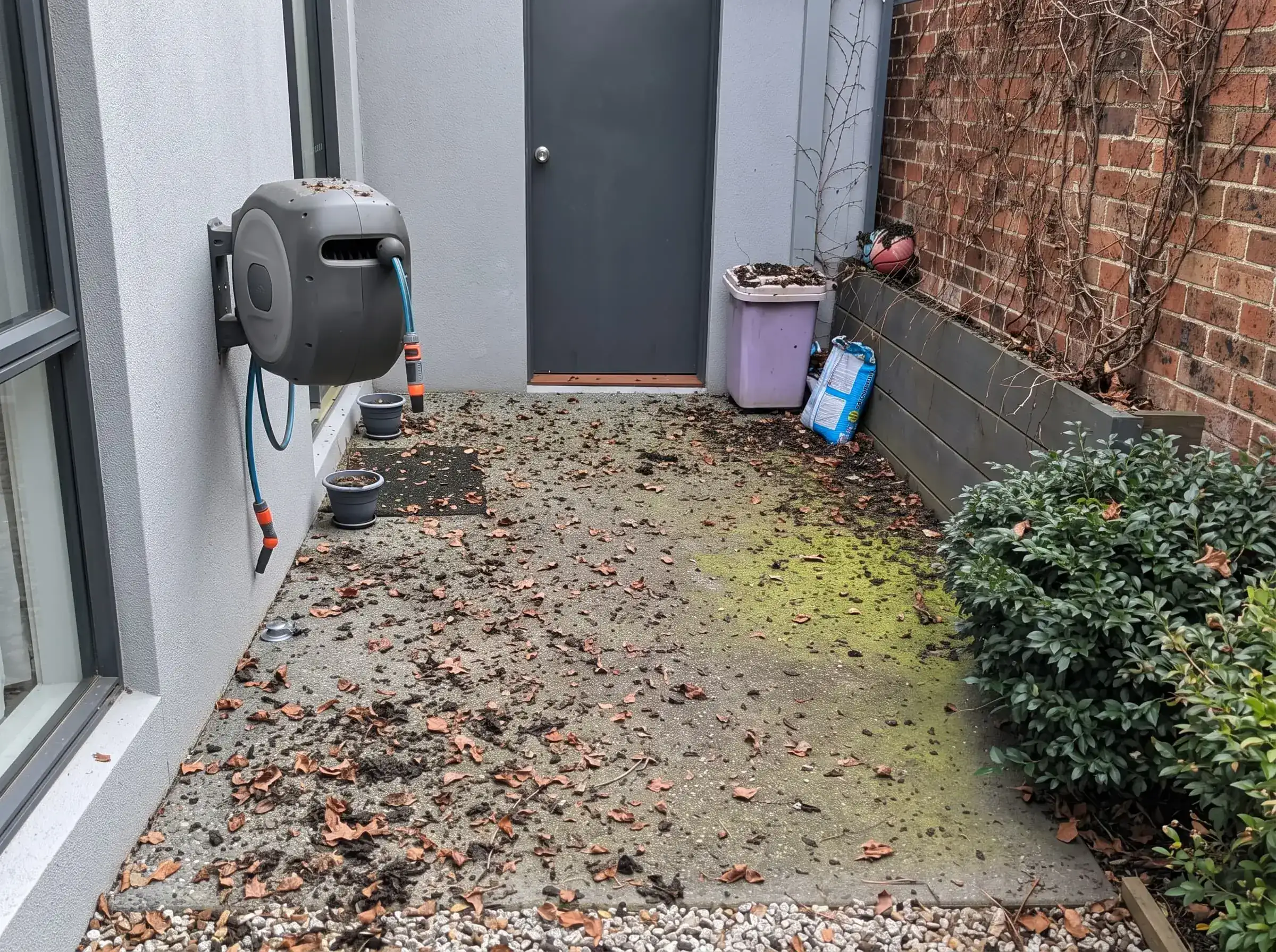 Exposed aggregate courtyard before cleaning in Melbourne south-east